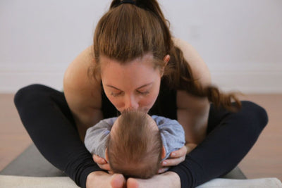 Yoga avec bébé : Pourquoi Vous Devriez Vous y Mettre